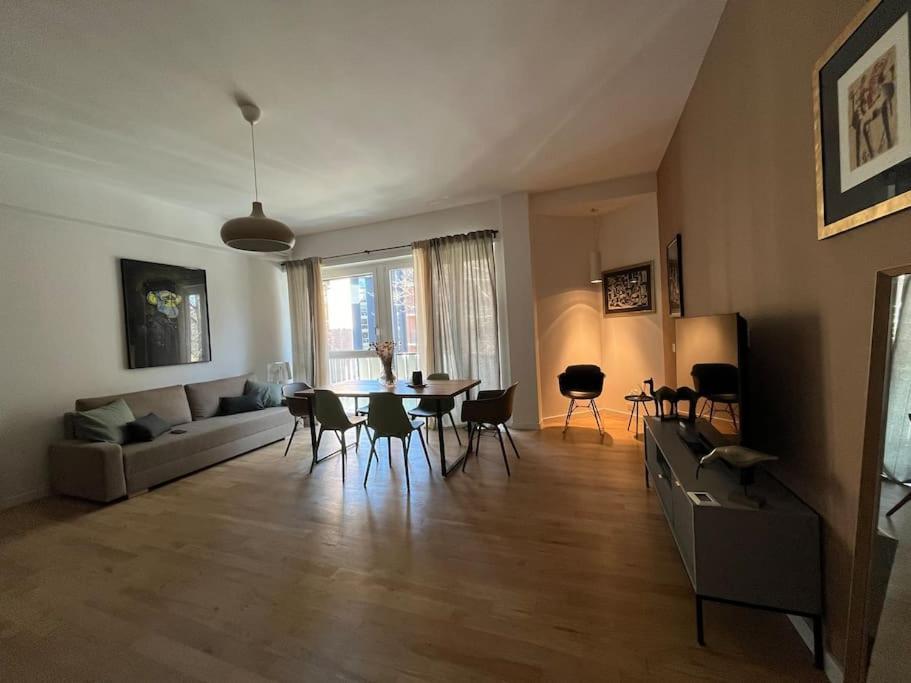 Lml Housing The Place To Be In Rom Exteriör bild